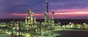 İran'da petrokimya ve alüminyum tesisleri vuruldu