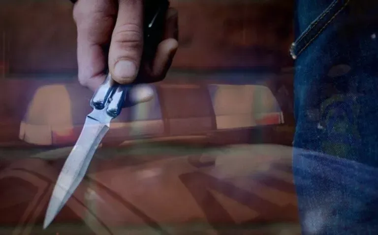 Larnaka'da Gece Kulübünde Bıçaklı Saldırı: 24 Yaşındaki Şüpheli Aranıyor