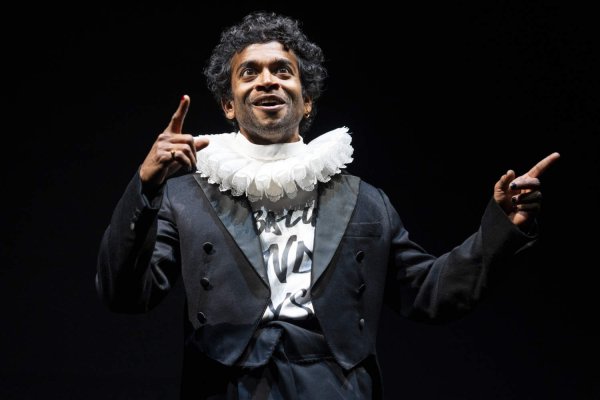 National Theatre Live'ın Hamlet Gösterimi Bu Cumartesi Limasol Rialto Tiyatrosu'nda