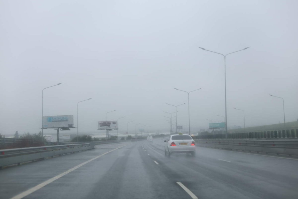 Kıbrıs'ta sabah fırtına ve sağanak yağış: Öğleden sonra hava düzelecek