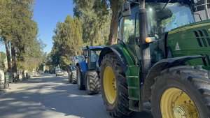 AB liderleri Ayia Napa'ya gelirken çiftçiler Larnaka'da protesto düzenledi
