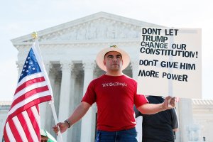 Tarihi bir ilk: Trump, doğum yeri vatandaşlığı davası için Yüksek Mahkeme'de