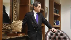 Clerides'in arama emrindeki eksik güvence şüphelere kapı araladı