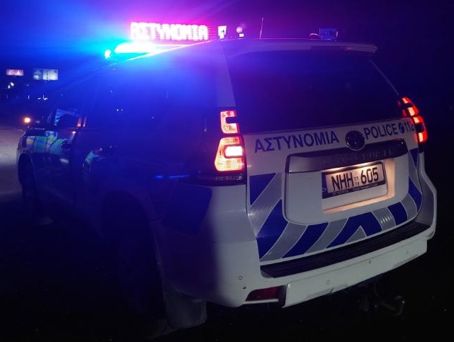 Baf'ta otoyol kazası: 23 yaşındaki kadın ağır yaralı