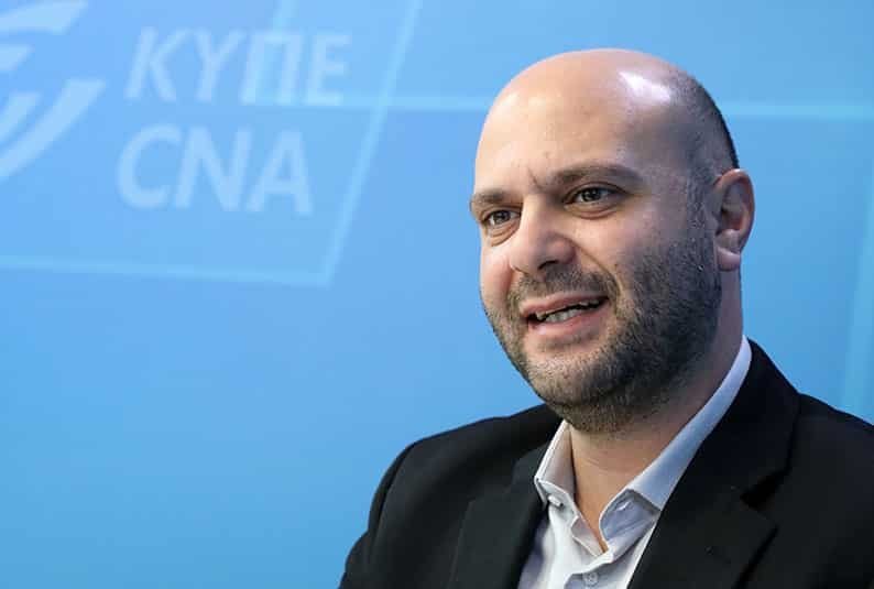 Akel 'Stalin, Lenin ve Çavuşesku'nun torunlarıdır' diyen Elam ile sert tartışma