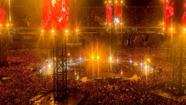 Metallica, Atina'daki OAKA Stadyumu'nda 80 bin hayrana unutulmaz bir gece yaşattı
