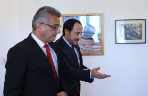 Kıbrıs müzakerelerinde gerçek konular es geçiliyor