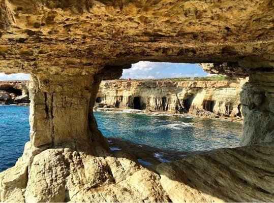 Cape Greco'da Halkı Korumak İçin Çit Çekildi