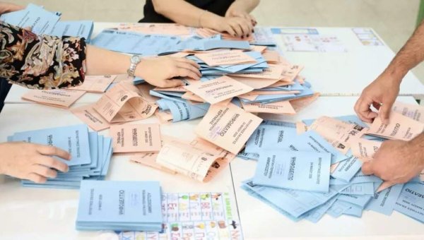 Kıbrıs Parlamento Seçimleri: AKEL Girne'de Birinci, DISY Ülke Genelinde Önde