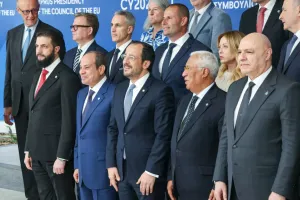 Kombos: Kıbrıs, Orta Doğu'daki yeniden yapılanmada sadece bir gözlemci değil