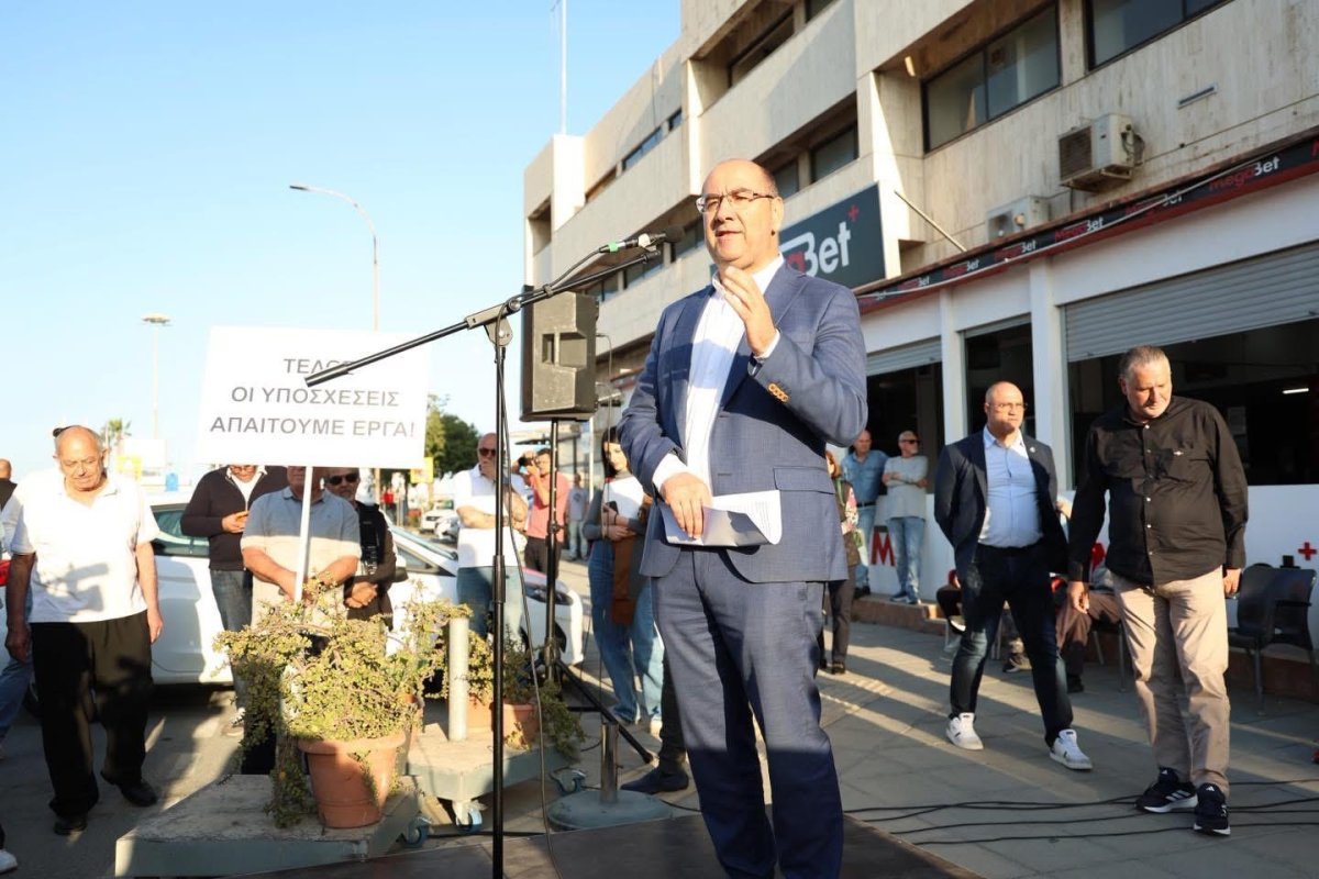 Larnaka Belediye Başkanı Vyras, liman ve marina projelerinde hükümete yönelik eleştirilerini sertleştirdi