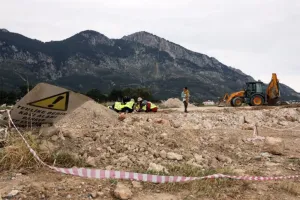 Kayıp kişilerin bulunması için kazı çalışmaları devam ediyor