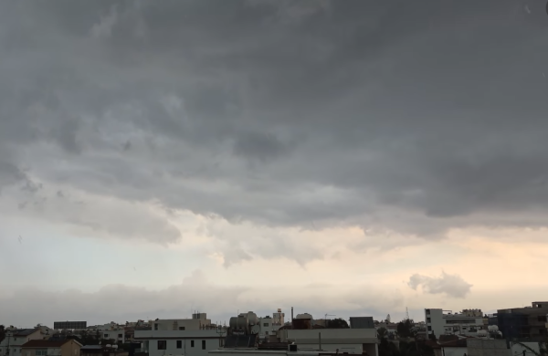 Sıcaklıklar artmasına rağmen yağmur ve fırtına devam edecek