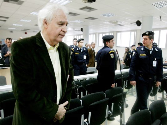 Yunan gerilla grubunun suikast kampanyasının beyni hapisten serbest bırakıldı