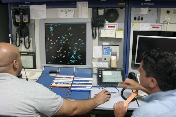 AP üyesi Panayiotou'nun düğün gecesi drone gösterisi evrak eksikliği nedeniyle reddedildi