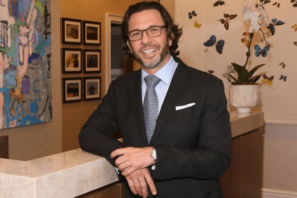 Dr. Andrew Jacono'nun MADE yüz germe tekniği modern yüz gençleştirmeyi nasıl değiştirdi