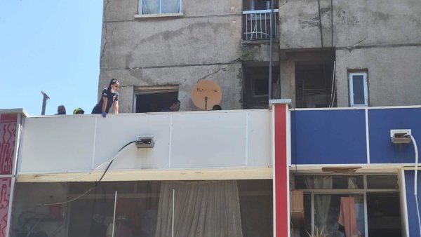Larnaca'da Göç Operasyonundan Kaçmak İçin Balkondan Atlayan Üç Kişi Yaralandı