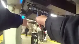 NYPD, Grand Central İstasyonundaki Ölümcül Polis Vuruşmasının Beden Kamerası Görüntülerini Yayınladı