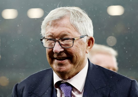 Manchester United'ın efsane teknik direktörü Sir Alex Ferguson, Old Trafford'da rahatsızlandı