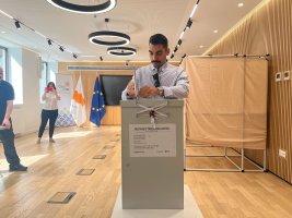 Güney Kıbrıs'ta seçimde katılım öğleye kadar yüzde 32,3'e ulaştı