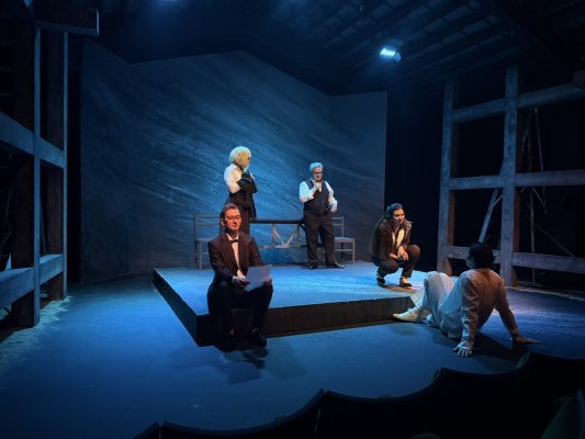 Theatro Ena, Yetenekli Bay Ripley'i Sahneye Taşıyor