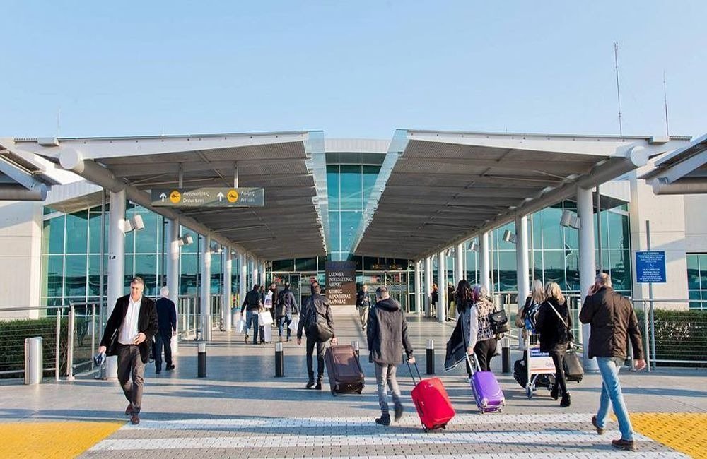 Hürmüz krizi yakıt arzını sıkıştırdı, Kıbrıs uçak biletleri fırladı