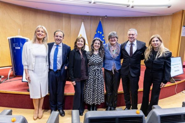 Kıbrıs sözlü şiir geleneği Brüksel'de sahne aldı