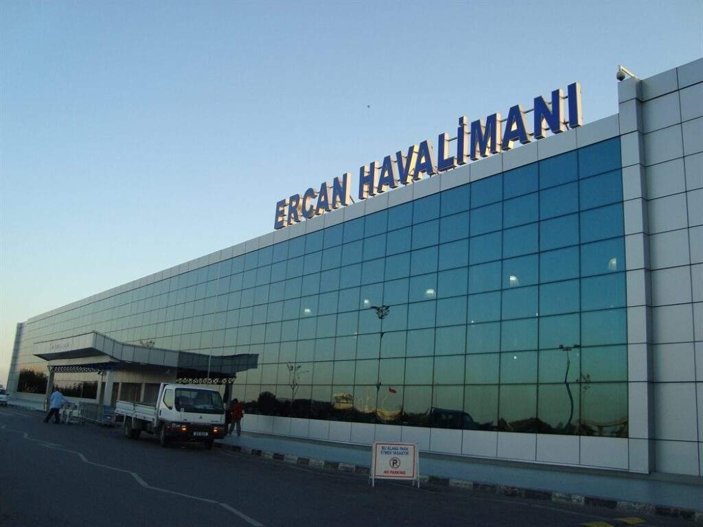 İşgal Altındaki Kıbrıs Havalimanında Bavulunda Embriyo Taşıyan Adam Tutuklandı
