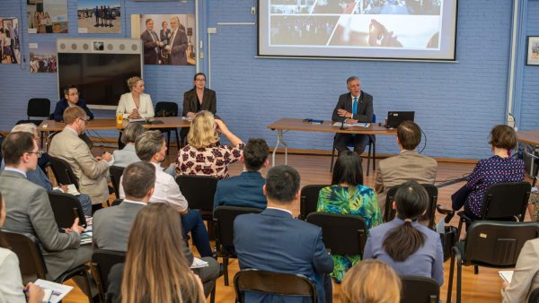 BM, Kıbrıs Barış Süreci Rekor Süre Askıda Kalırken Diplomatları Bilgilendirdi