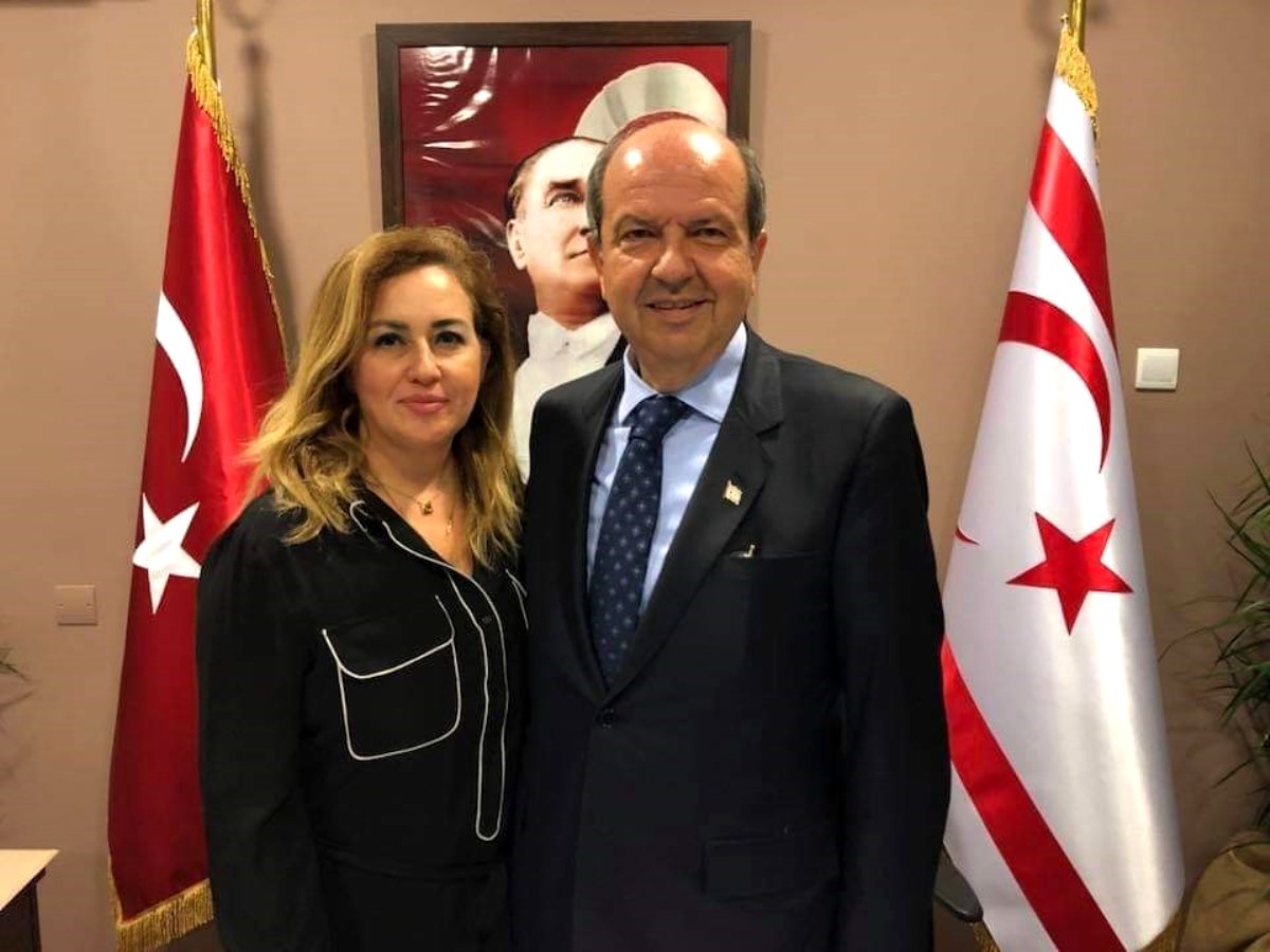 Ersin Tatar ve eşi