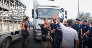 Çiftçiler şap hastalığı krizine tepki için Cumhurbaşkanlığı Sarayı'na yürüyor