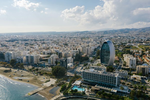 Kıbrıs İş Dünyası Bülteni: Konut, Safe Bulkers, Keve, CySEC ve Petrol