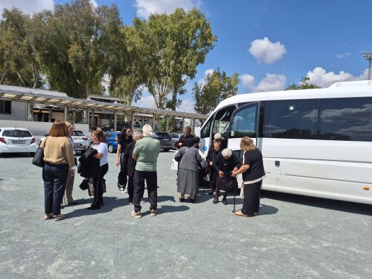 Maruni ve Karpaz sakinleri Lefkoşa'da oy kullanmak için yoğun katılım gösterdi