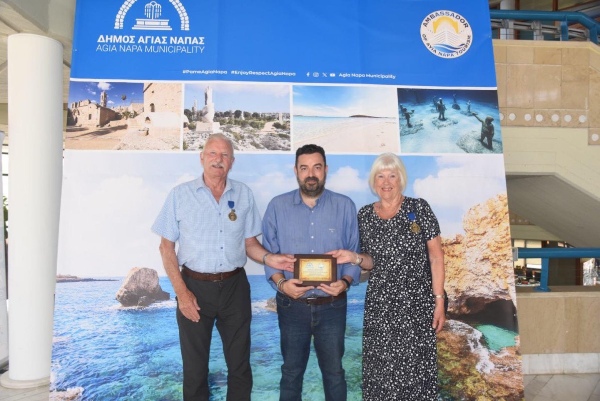 Ayia Napa'ya 35 kez giden İngiliz çift turizm elçisi ilan edildi