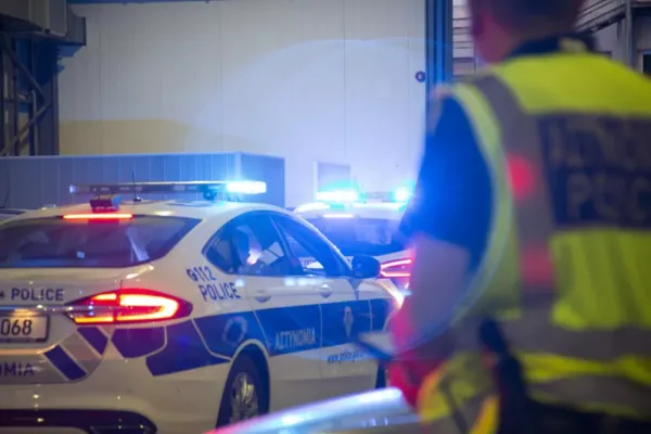 Ypsonas'ta bira salonu kavgası: 5 yaralı, polis 15 şüpheliyi arıyor