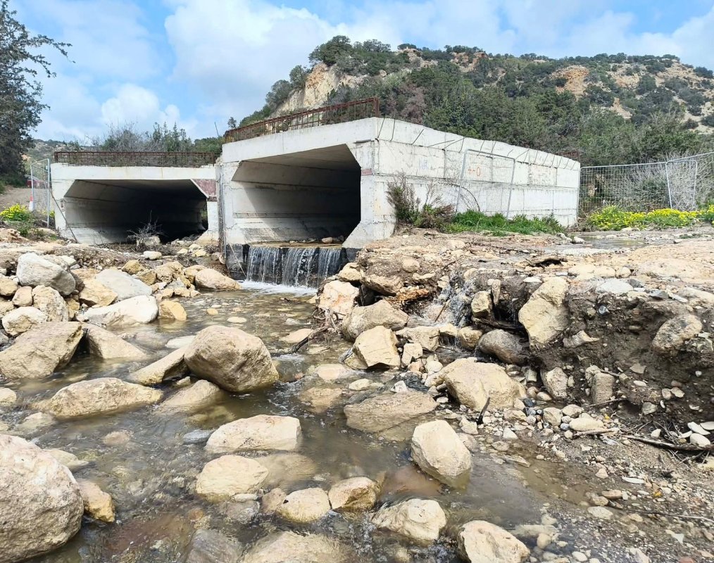 Akamas Belediyesi çevre kaygılarına rağmen yol çalışmalarını savundu