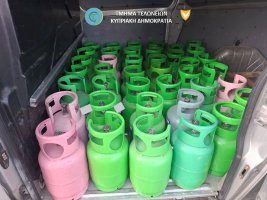 Gümrük, Türkiye'den kaçırılan soğutucu gaz tüplerine el koydu
