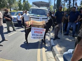 Çiftçiler polisle yaşadıkları gerginliğin ardından Cumhurbaşkanlığı Sarayı'na ulaştı