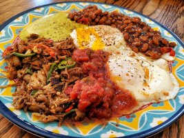 Meksika'nın klasik kahvaltısı Huevos Rancheros sıcak günlerin gözdesi