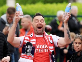 Arsenal 22 yıl sonra yeniden Premier Lig şampiyonu