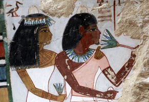 Mısır, Tutankhamun'un mezarından bir eseri ve restore edilen iki Yeni Krallık mezarını Luksor'da sergiledi