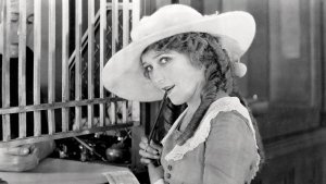 Sessiz sinemanın yıldızı Mary Pickford 1979'da bugün hayatını kaybetti