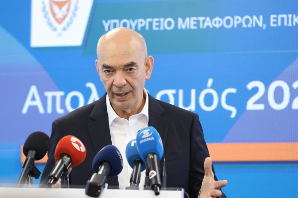Vafeades, Larnaka liman ve marina projesinin 'ayrı ama paralel' yürütülmesini savundu