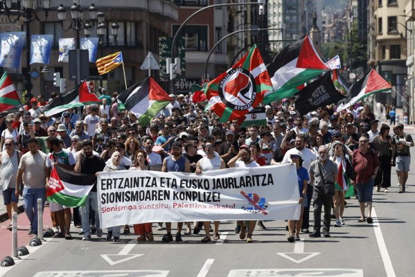 İspanya'da protestocular, Gazze filosu aktivistlerine yönelik polis müdahalesini kınadı