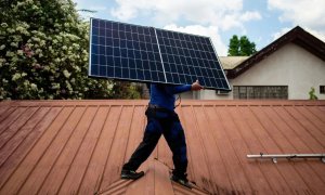 EAC, 1 Haziran'dan itibaren kaçak güneş enerjisi tesislerini takibe alıyor: Elektrik kesintisi ve para cezası geliyor