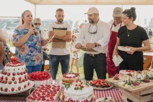 Deryneia'da 15. Çilek Festivali: Ücretsiz çilek dağıtımı yapılacak