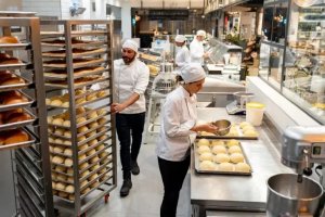 Kıbrıs'ta her üç çalışandan biri hafta sonları çalışıyor