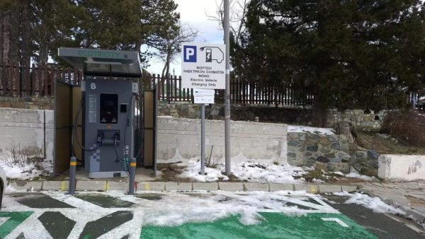 Kıbrıs'a 11 Yeni Hızlı Elektrikli Araç Şarj İstasyonu Kuruldu