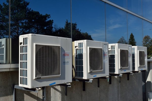 Okullarda klima kurulumu gecikiyor: Elektrikçiler şebeke yükünden endişeli