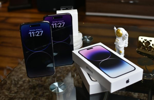 Akıllı telefon sevkiyatları maliyet artışı öncesi yükseldi
